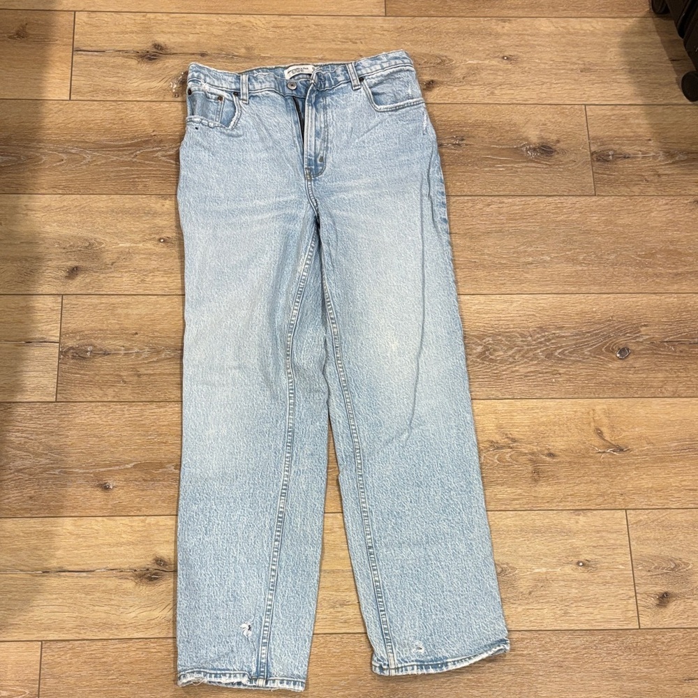 Abercrombie & Fitch Light Wash Straight Leg Jeans